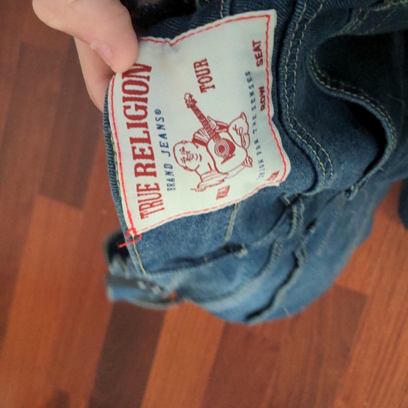 Relaxed straight, True religion jeans. (Waist 32 , length 34, never worn, new). - Picture 4 of 5